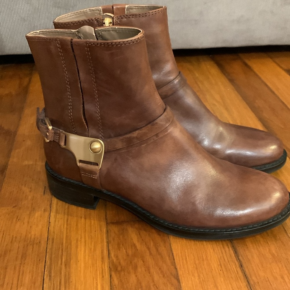 Ladies brown leather Ecco boots gold details zip side size 37 or US size 6.5